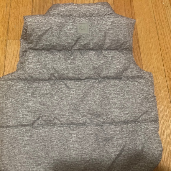 GAP Toddler Puffer Vest – Size 18-24 M, Grey - Picture 6 of 6